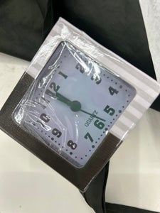 グリーンO 目覚まし時計スタンド 1Pの商品写真