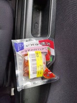 ミツバチ いちごとミルクの芳醇カヌレ