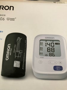 オムロンヘルスケア　上腕式血圧計の商品写真