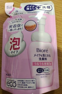 ビオレメイク落とせる洗顔うるうる密着泡替１４０ｍｌの商品写真