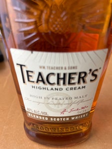 ティーチャーズ ハイランド クリーム 700mlの商品写真