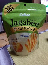 カルビー Jagabeeうす塩たっぷり 90g