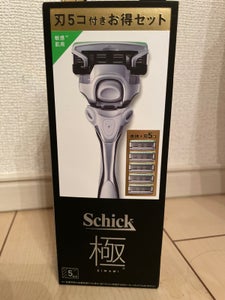 シックキワミ敏感肌用CPホルダー刃付+替刃4個1本の商品写真