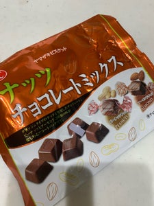 ＹＢＣ　ナッツチョコレートミックス　大袋　１４３ｇの商品写真