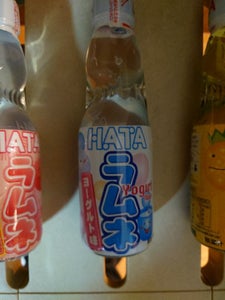 ハタ鉱泉　瓶ラムネ　ヨーグルト味　２００ｍｌのレビュー画像