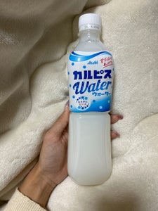 カルピスウォーター ペットボトルの商品写真