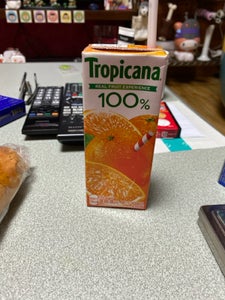 キリン　トロピカーナ１００％オレンジ　２５０ｍｌの商品写真