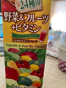 トモヱ　２４野菜＆フルーツ＋ビタミン　１０００ｍｌのレビュー画像