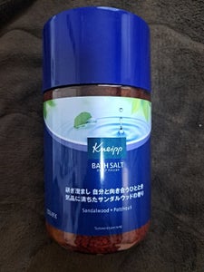 クナイプ　バスソルトサンダルウッドの香り　８５０ｇの商品写真