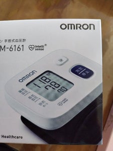 オムロン　手首式血圧計　ＨＥＭ−６１６