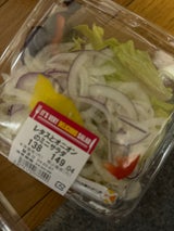 106デリカ レタスとオニオンミニサラダ