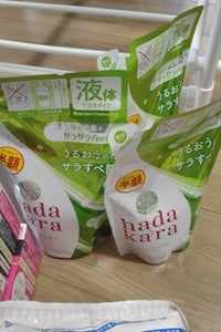 hadakara(ハダカラ) ボディソープサラサラタイプ 　グリーンシトラスの香り　詰替３４０ｍｌの商品写真
