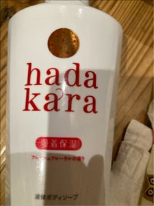 hadakara(ハダカラ) ボディソープ 　フレッシュフローラルの香り　本体５００ｍｌの商品写真