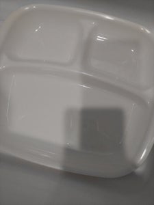 ナカヤ　レンジ仕切り角皿　白の商品写真