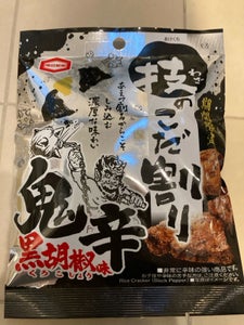 亀田製菓　技のこだ割り鬼辛黒胡椒味　４０ｇの商品写真