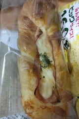 志津屋 デリカクロワッサンオニオン&ベーコン