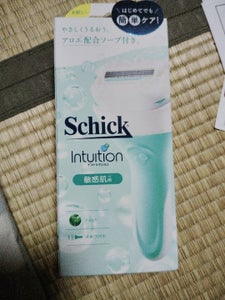 イントゥイション 敏感肌用ホルダー刃付きお試し1本