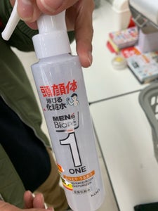 メンズビオレONE全身化粧水しっとり本体150ml