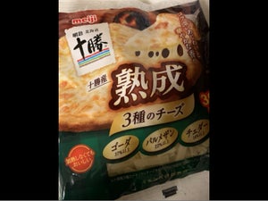 明治 北海道十勝産熟成3種のチーズ 300g