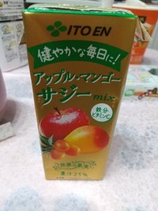 伊藤園 アップル・マンゴーサジーMIX 200ml