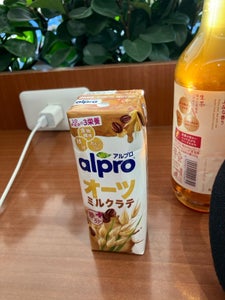 アルプロ 食物繊維オーツミルクラテ 250ml