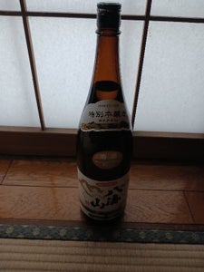 八海山 特別本醸造 瓶 1.8L