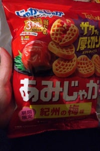 東ハト あみじゃが紀州の梅味 53g