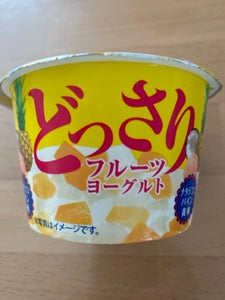 北乳 どっさりフルーツヨーグルト 120g