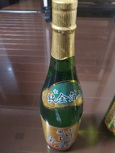 黒松白鹿 上撰 純米金箔入 瓶 1.8L