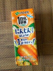 伊藤園 1日分の野菜にんじんミックス 200ml