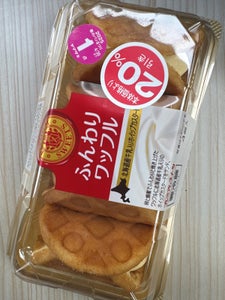 ヤマザキ PREMIUM SWEETS ふんわりワッフル(北海道産牛乳入りホイップカスタード)