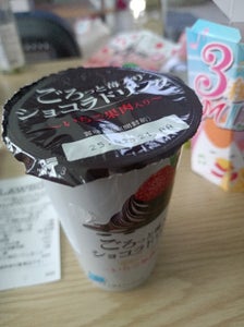 北乳 ごろっと苺入りショコラドリンク 180ml