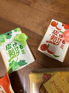 メリーゴーランド 皮が剥けるグミマスカット味40g