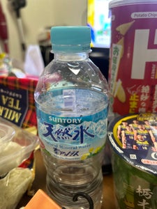 サントリー 天然水 ペット 550ml