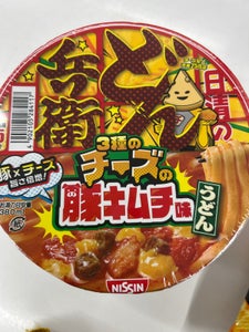 日清のどん兵衛3種のチーズの豚キムチ味うどん80g