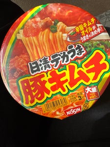 日清 デカうま 豚キムチ 101g