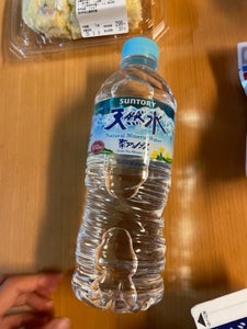 サントリー 天然水 ペット 550ml