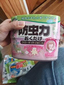 ピレパラアース 防虫力おくだけ 消臭プラス 柔軟剤の香り フローラルソープ