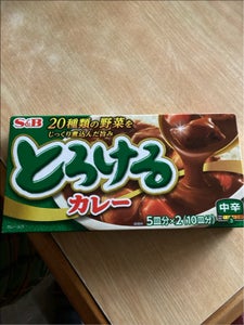 S&B とろけるカレー 中辛 180g