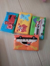 ダイレイ ミニポケットティシュ トミカとトム 4個