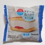 クリームたっぷり生どら焼(イチゴソース&ヨーグルト