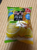 ぷるんと蒟蒻ゼリーパウチ日向夏+ゴールデンパイン（オリヒロプラン