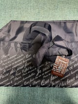 シナップス トートLLタテ英字 1P