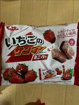 有楽製菓 いちごのサンダーミニバー 128g