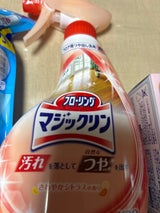 フローリングマジックリンつや出しスプレー400ml