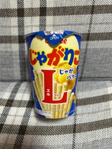 カルビー じゃがりこじゃがバターLサイズ 66g